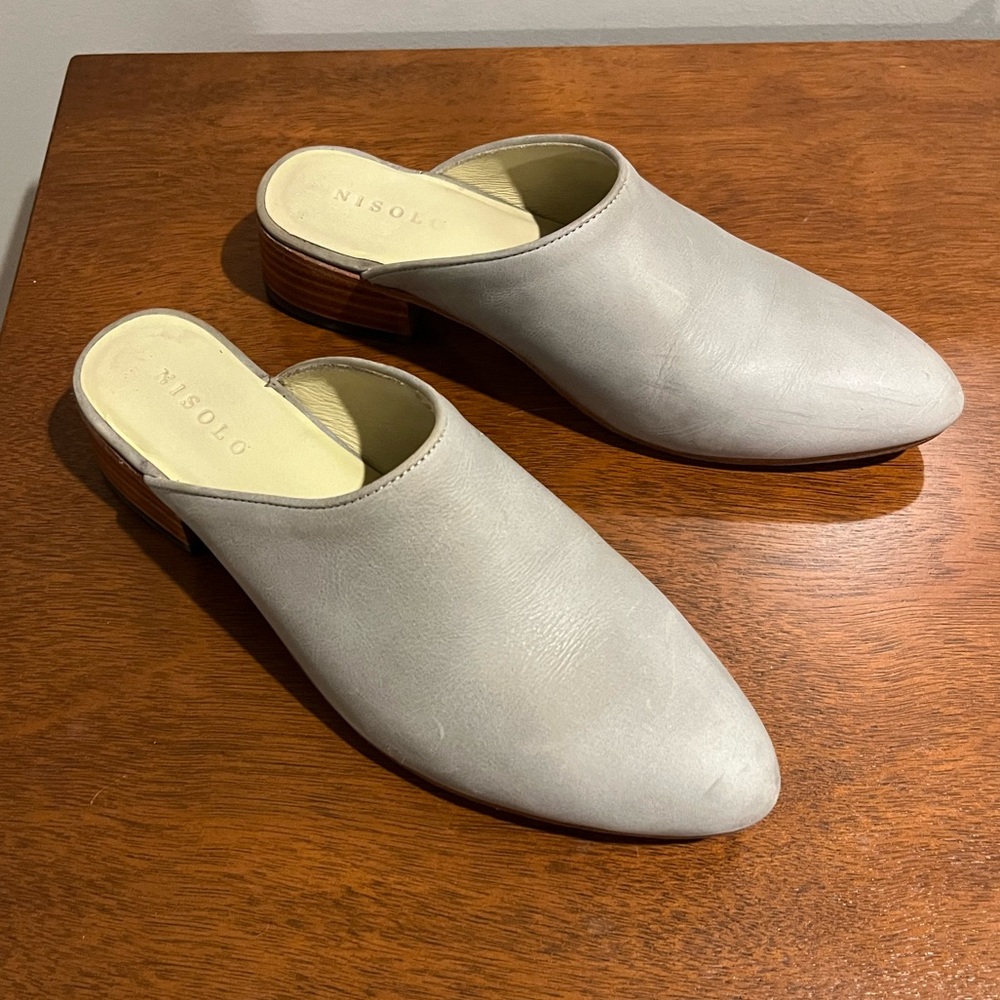 Nisolo Mariella Mule in light gray